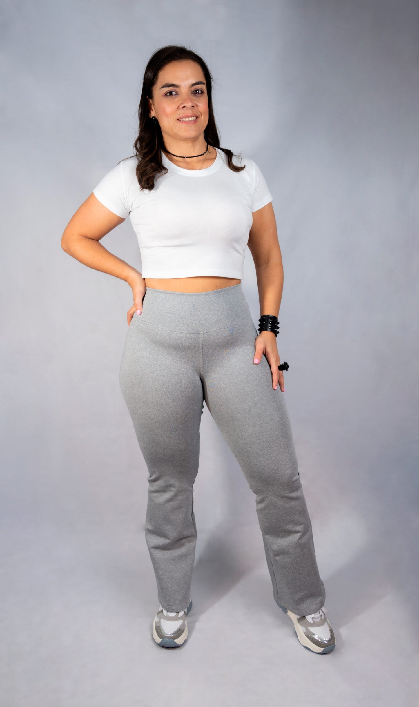 PANTALÓN SEMICAMPANA TELA SÚPLEX GRIS
