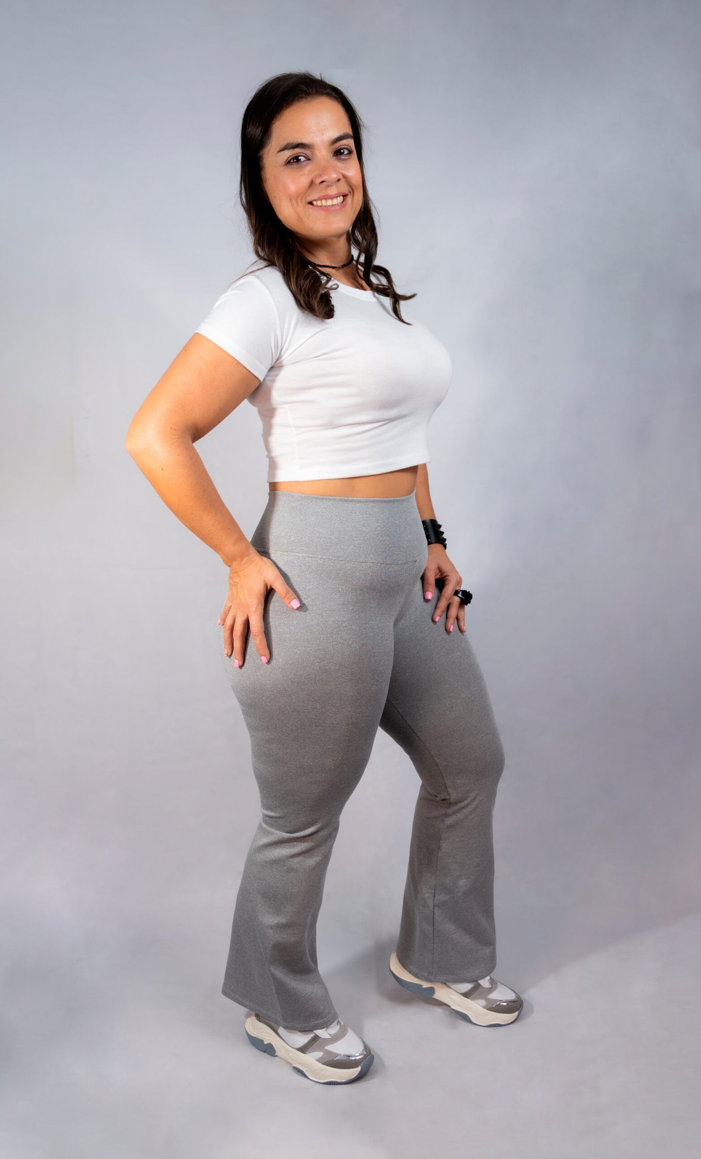 PANTALÓN SEMICAMPANA TELA SÚPLEX GRIS