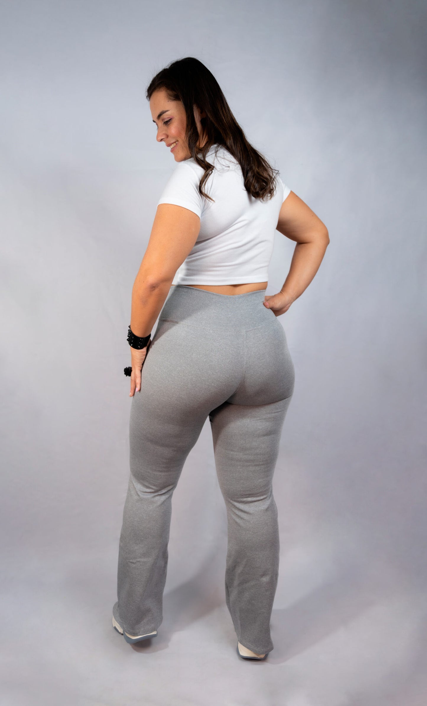 PANTALÓN SEMICAMPANA TELA SÚPLEX GRIS