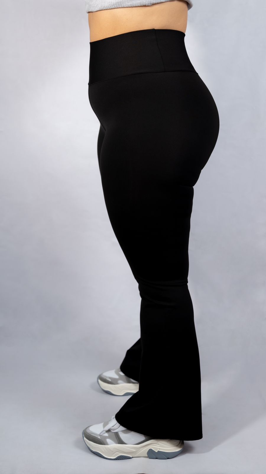 PANTALÓN SEMICAMPANA TELA SÚPLEX GRIS