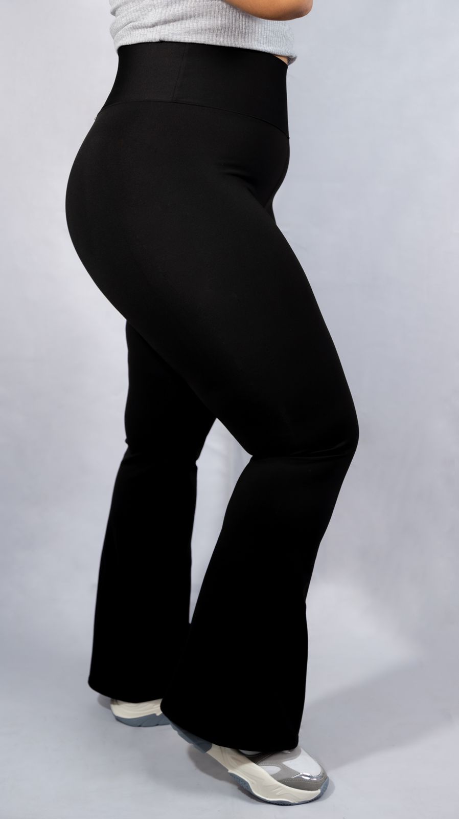 PANTALÓN SEMICAMPANA TELA SÚPLEX GRIS