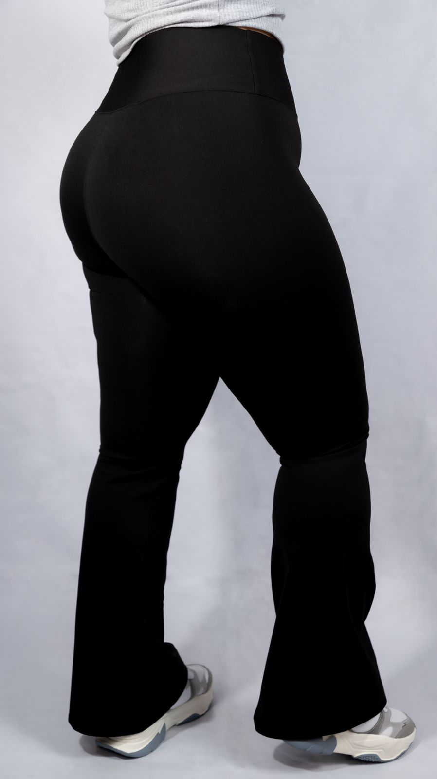 PANTALÓN SEMICAMPANA TELA SÚPLEX GRIS
