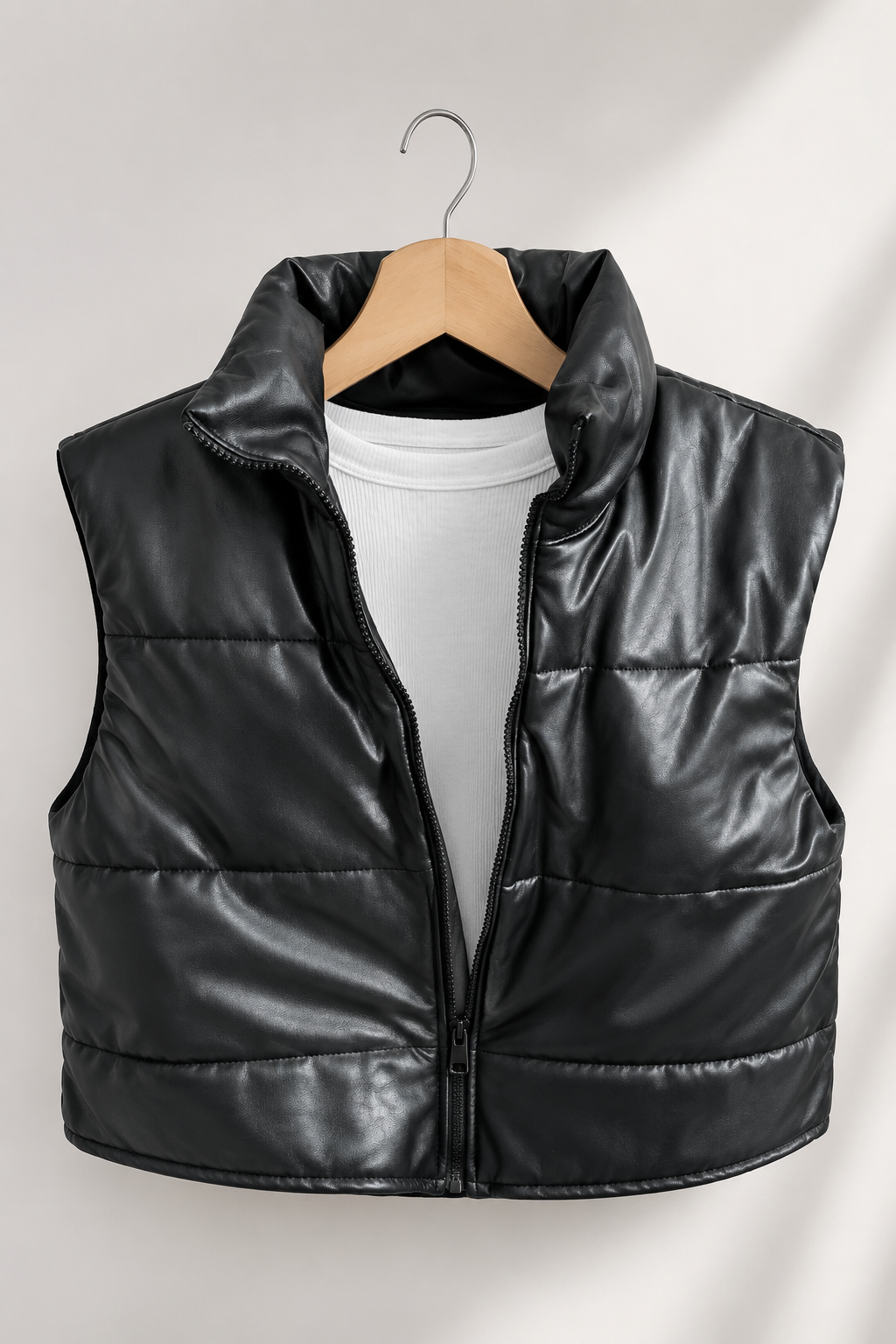 CHALECO CROP NEGRO