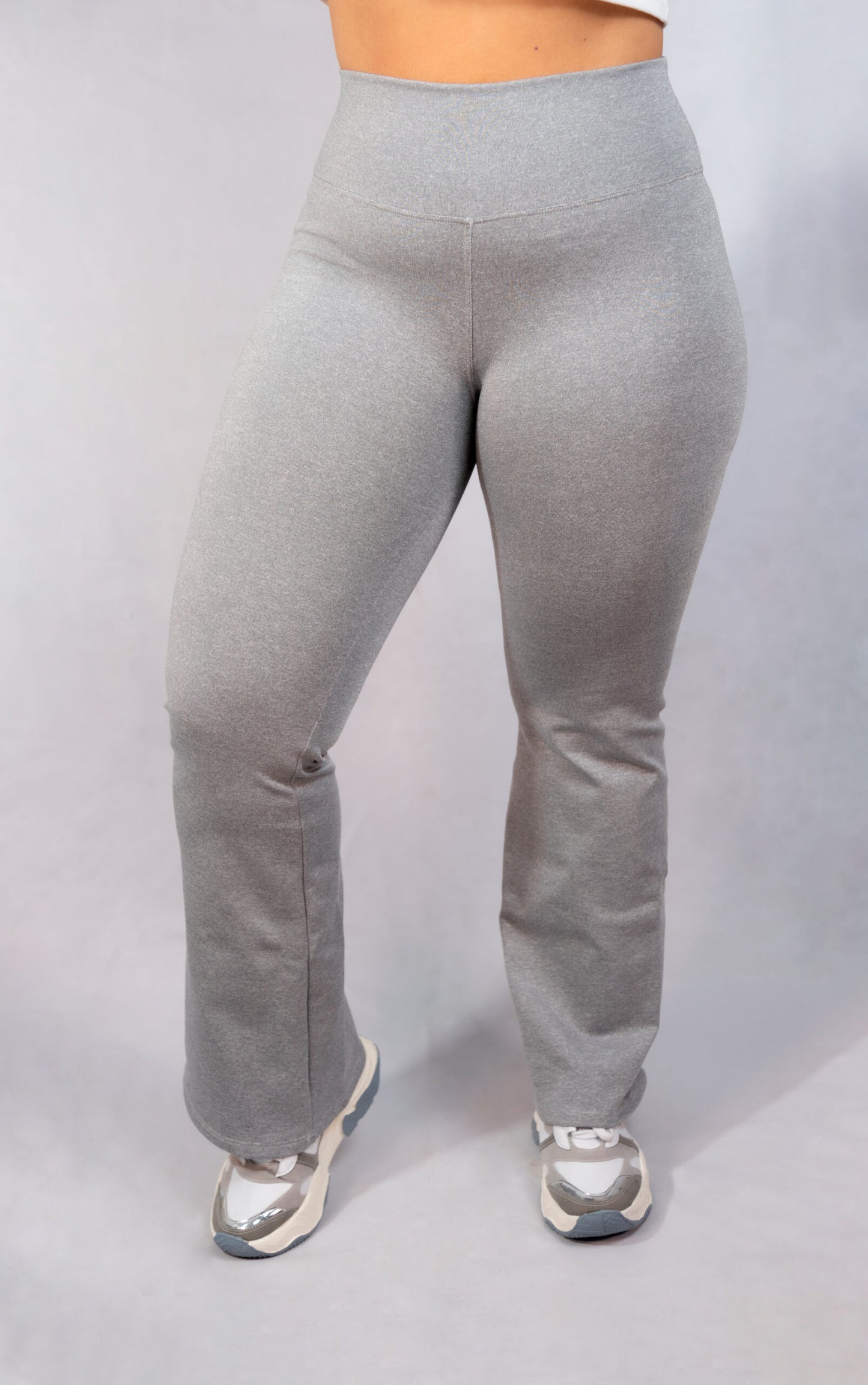 PANTALÓN SEMICAMPANA TELA SÚPLEX GRIS