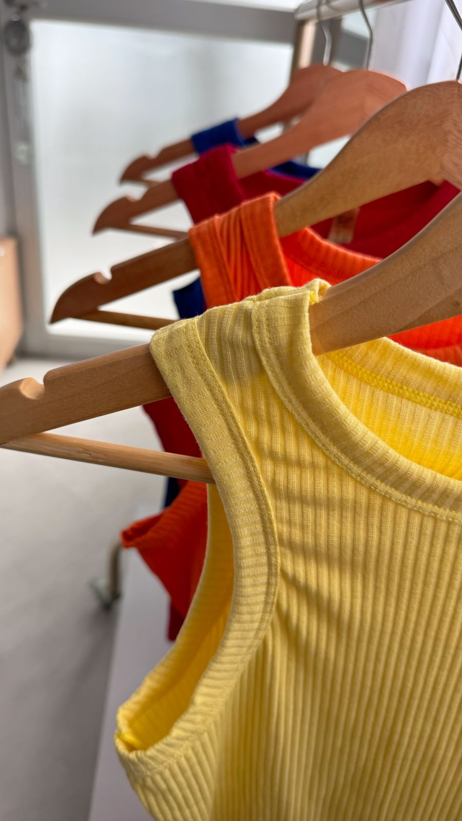 BLUSA BÁSICA ESQUELETO LARGA