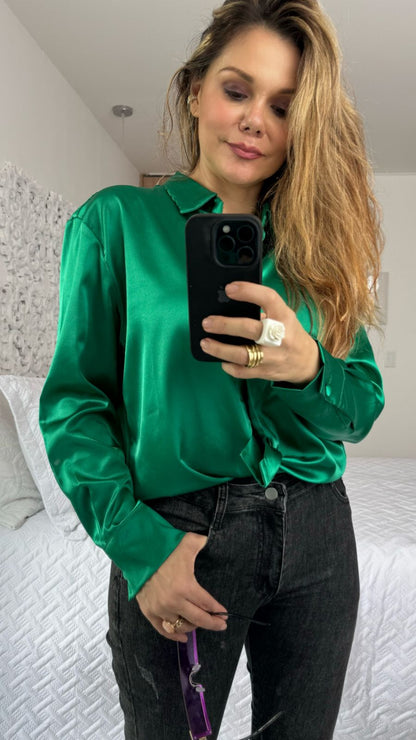 CAMISA VERDE ESMERALDA SATÍN
