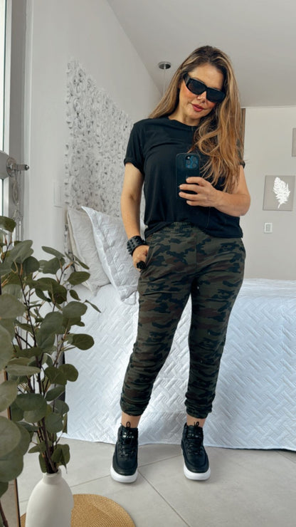 COMBO CAMISETA + JOGGER CAMUFLADO VERDE