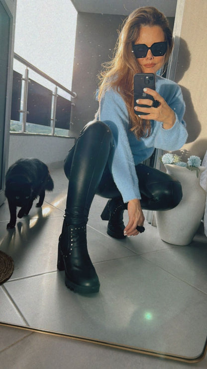 PANTALÓN TIPO CUERO