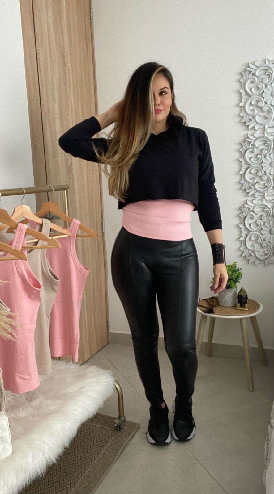 PANTALÓN TIPO CUERO